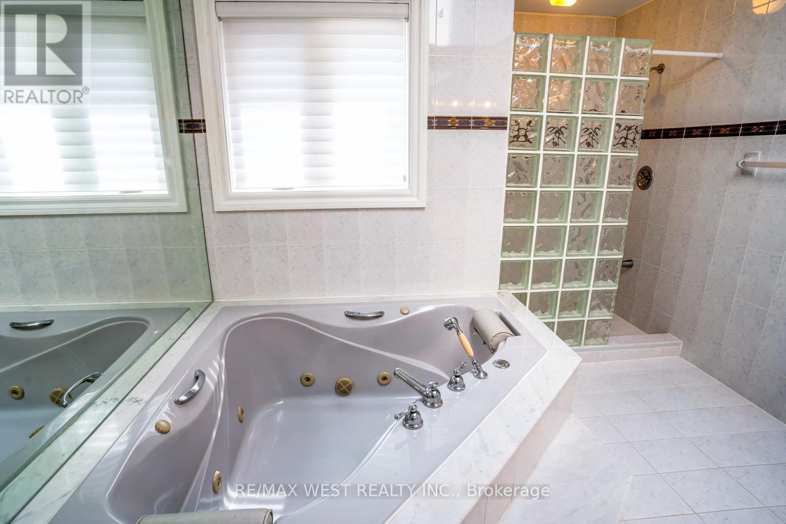 229 Baker Avenue, Richmond Hill, Ontario  L4C 1X8 - Photo 22 - N13041244