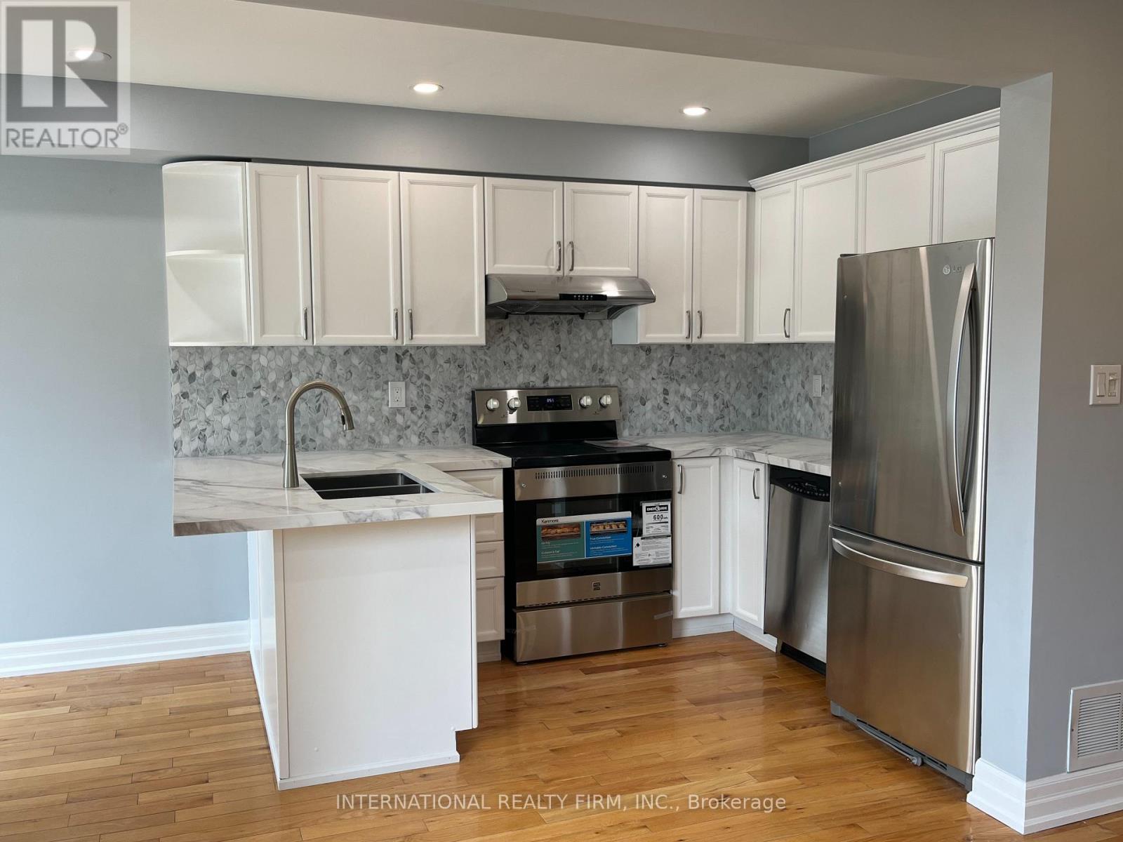 44 Natale Court, Bradford West Gwillimbury, Ontario  L3Z 3B1 - Photo 10 - N13041296