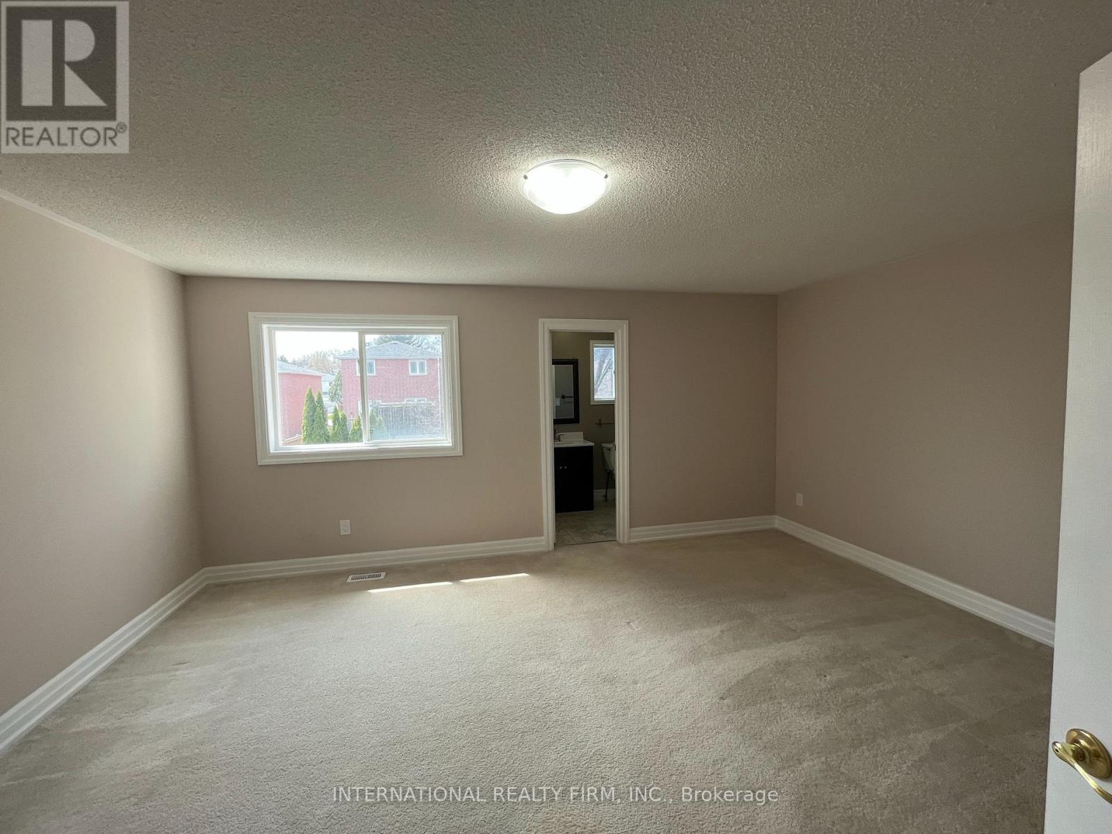 44 Natale Court, Bradford West Gwillimbury, Ontario  L3Z 3B1 - Photo 14 - N13041296