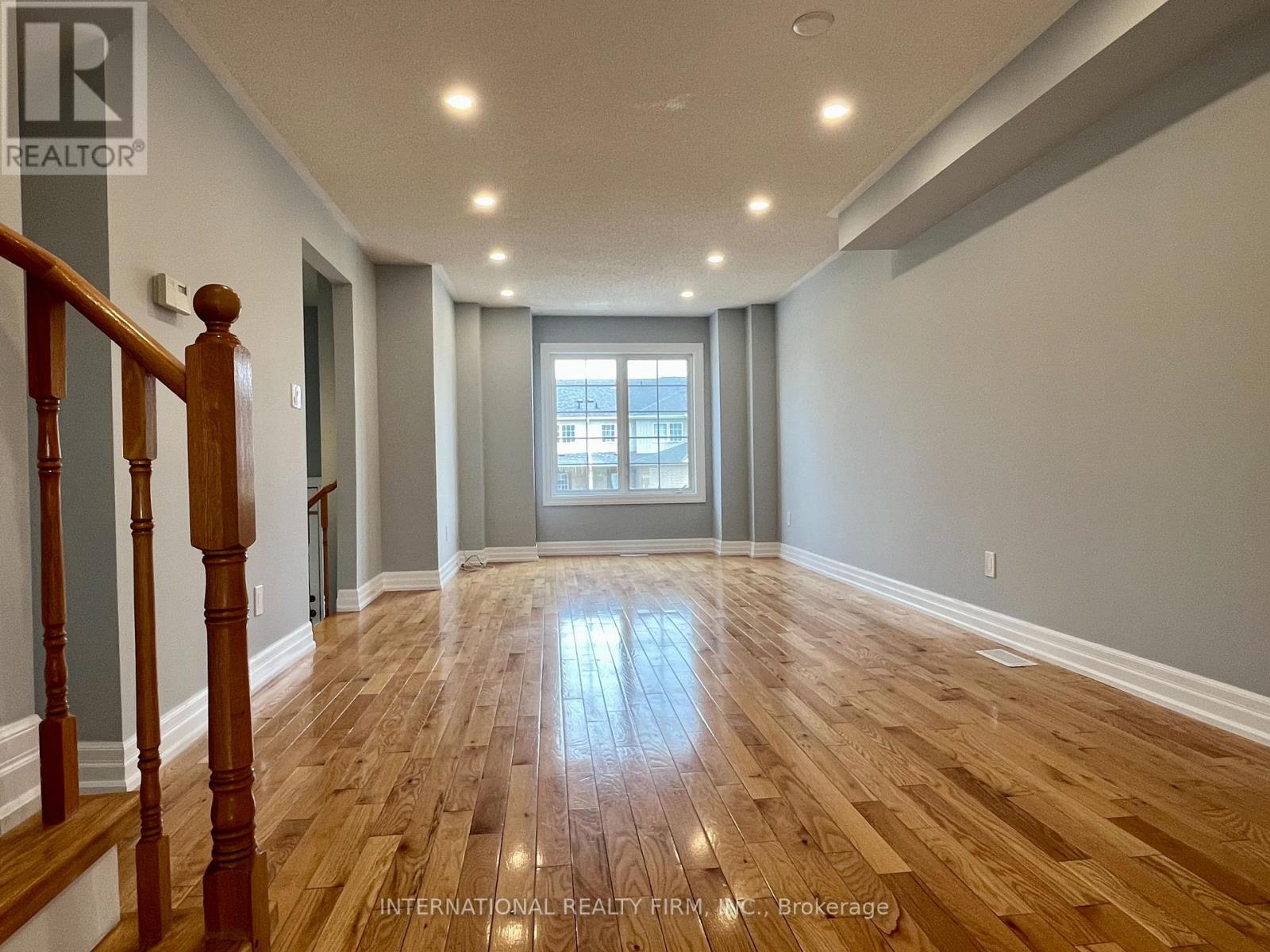 44 Natale Court, Bradford West Gwillimbury, Ontario  L3Z 3B1 - Photo 7 - N13041296