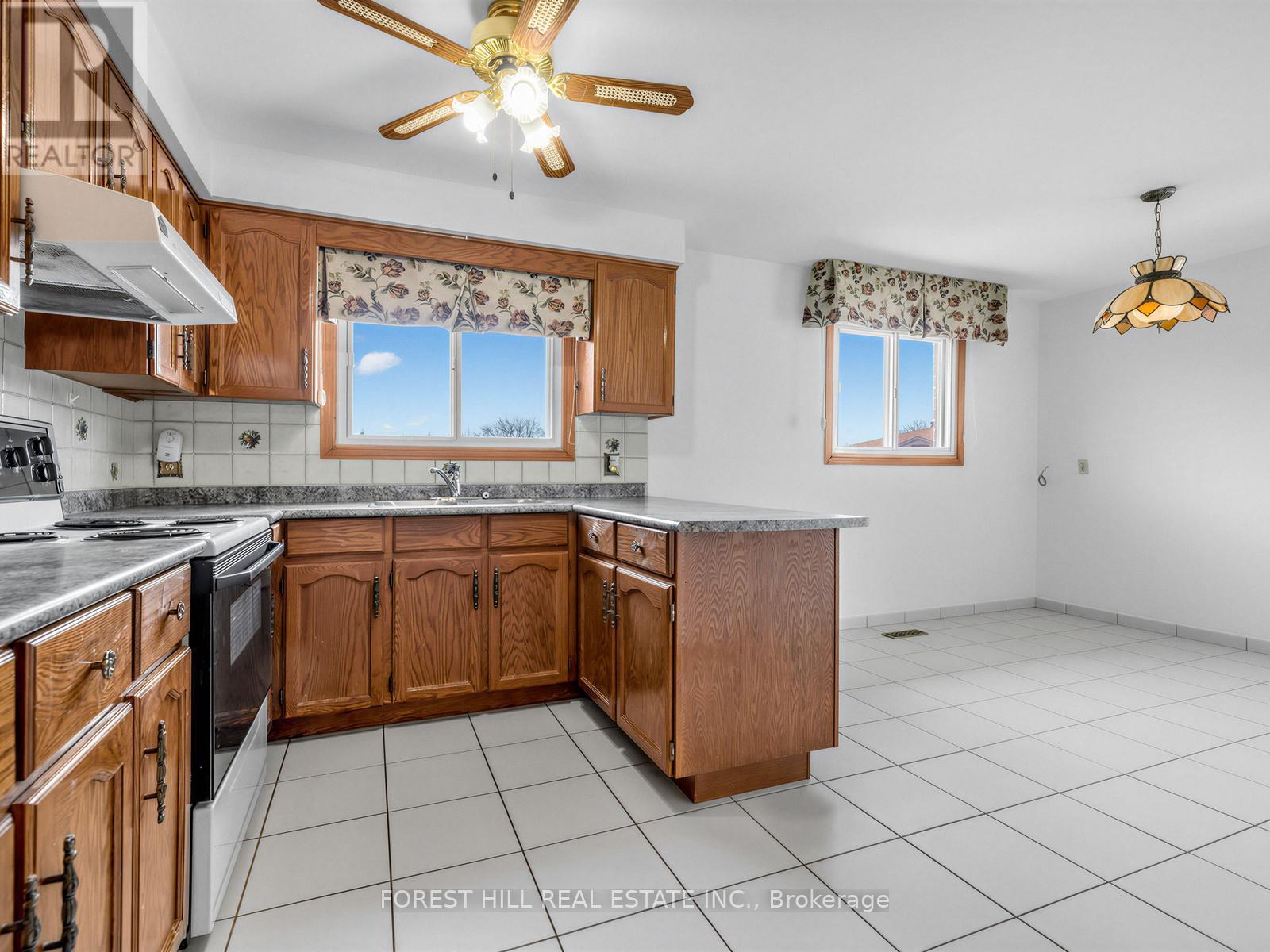 10 Boyne Highland Crescent, Vaughan, Ontario  L4K 1K4 - Photo 9 - N13041310