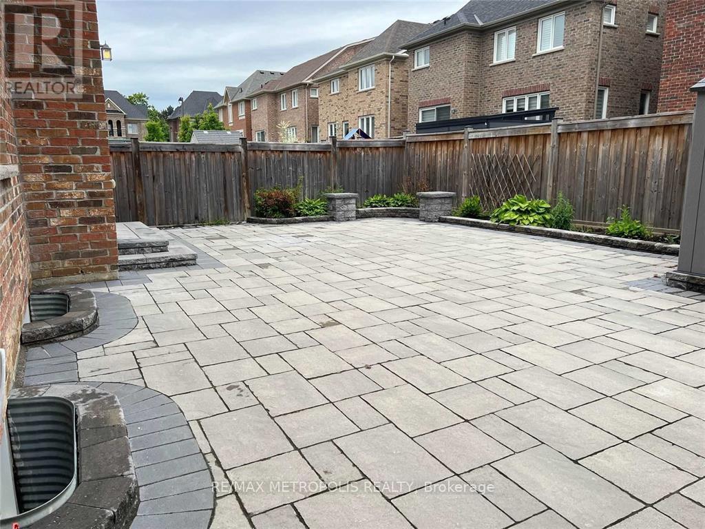 21 Corduroy Road, Markham, Ontario  L6C 0N7 - Photo 5 - N13041344