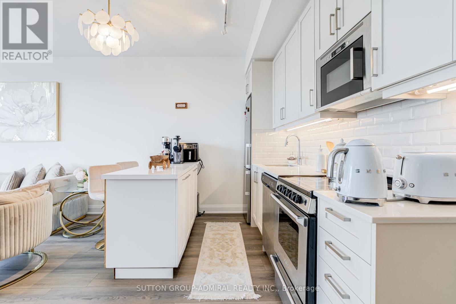 1010 - 20 Gatineau Drive, Vaughan, Ontario  L4J 0L3 - Photo 6 - N13041398