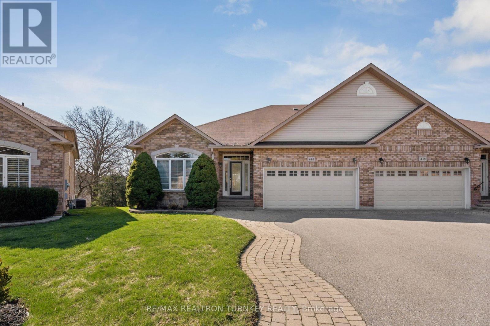 440 MORLEY COOK CRESCENT, Newmarket, Ontario