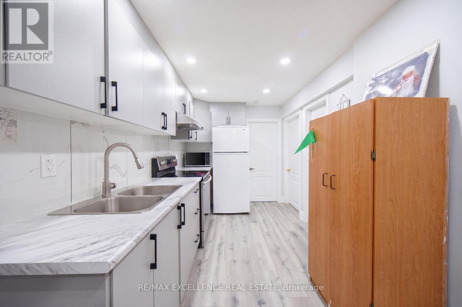 18 Manett Crescent, Brampton, Ontario  L6X 4X4 - Photo 28 - W13034062