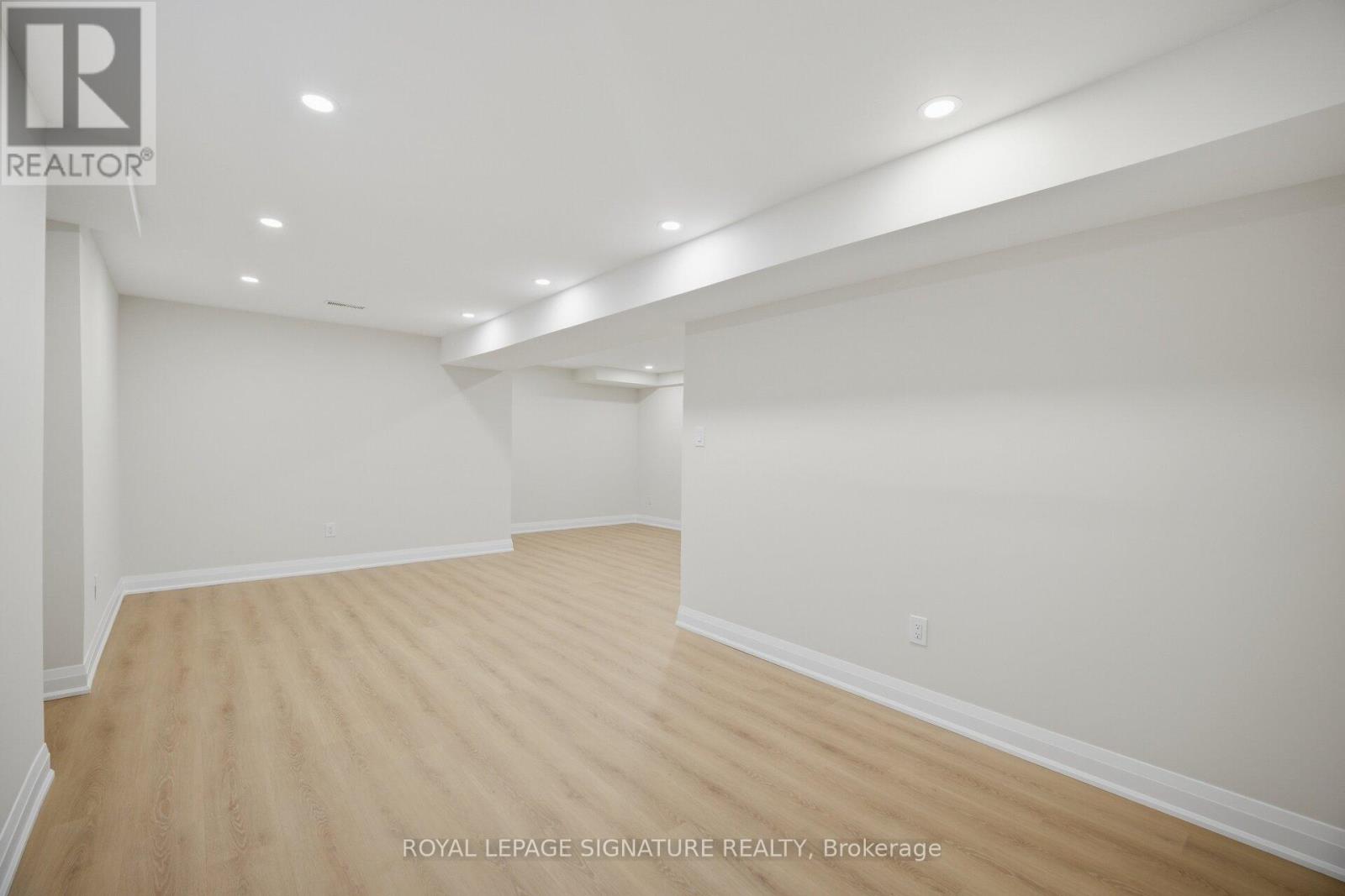 11 Wessenger Drive, Barrie, Ontario  L4N 8R8 - Photo 38 - S13041224