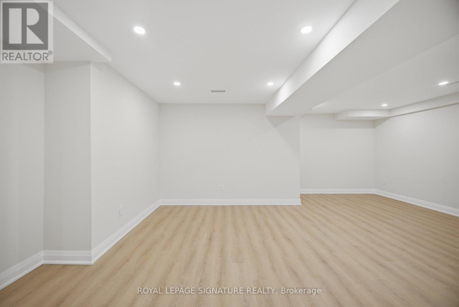 11 Wessenger Drive, Barrie, Ontario  L4N 8R8 - Photo 39 - S13041224