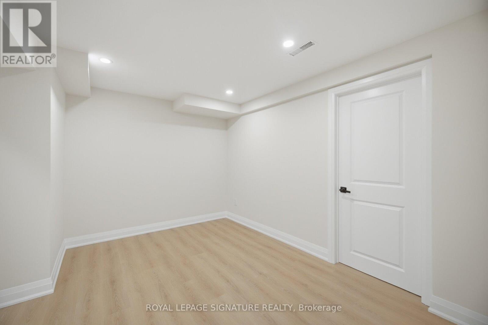 11 Wessenger Drive, Barrie, Ontario  L4N 8R8 - Photo 41 - S13041224