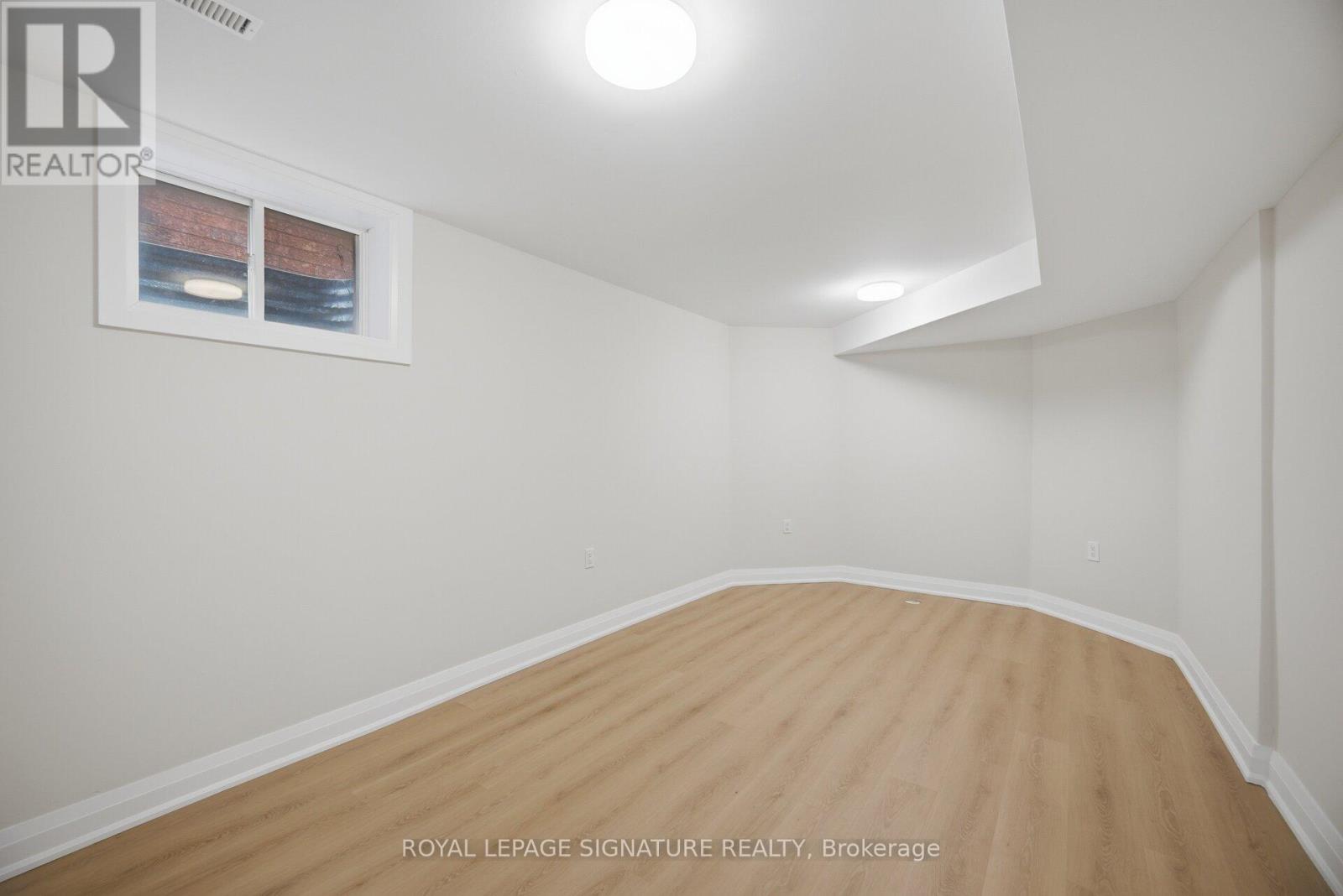 11 Wessenger Drive, Barrie, Ontario  L4N 8R8 - Photo 44 - S13041224