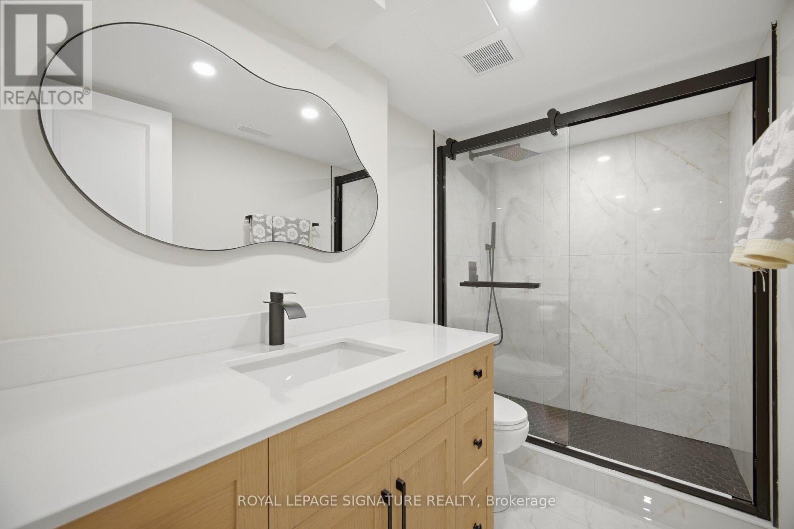 11 Wessenger Drive, Barrie, Ontario  L4N 8R8 - Photo 46 - S13041224