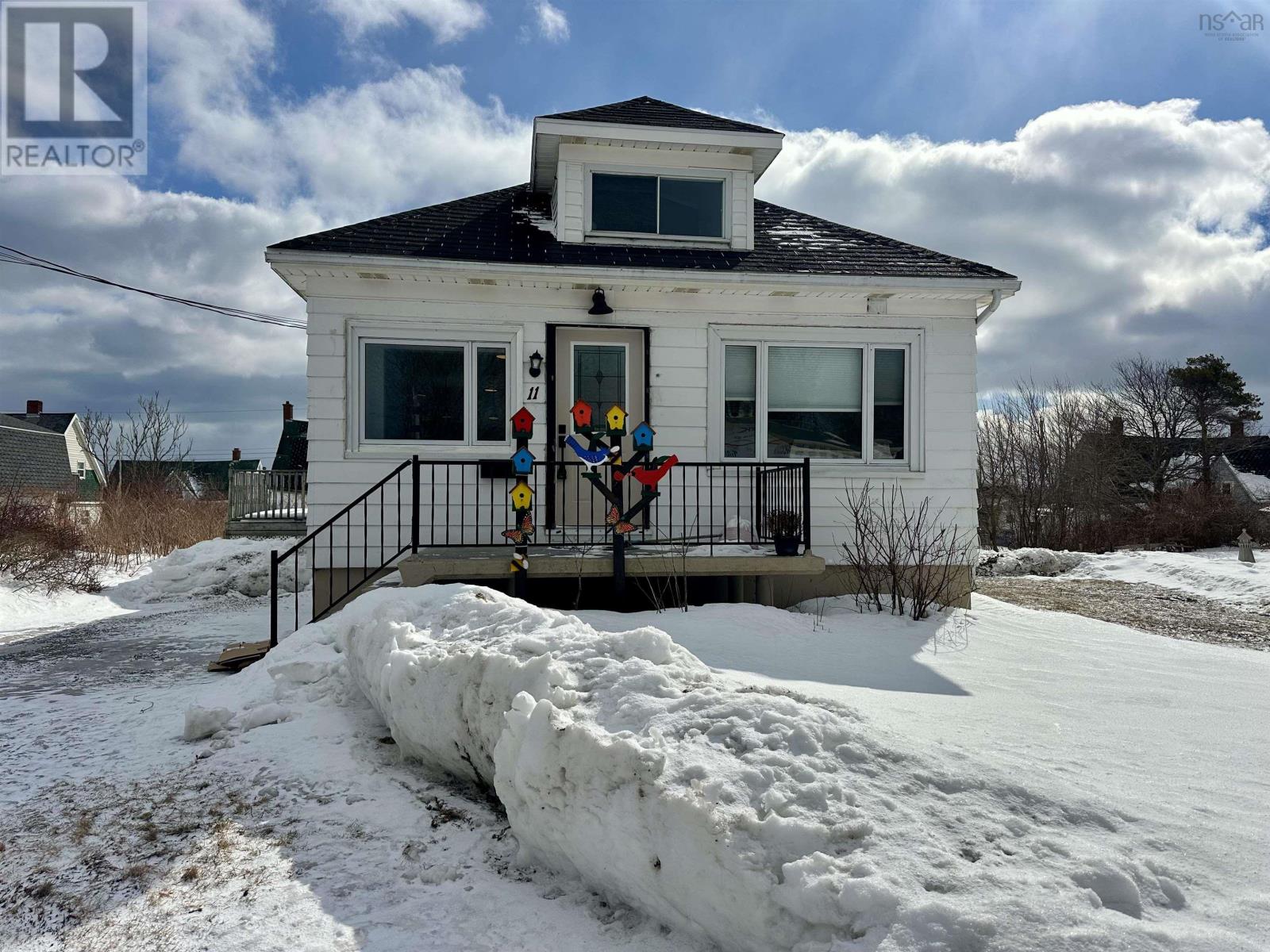 11 James Street, Glace Bay, Nova Scotia  B1A 2Y1 - Photo 3 - 202603949