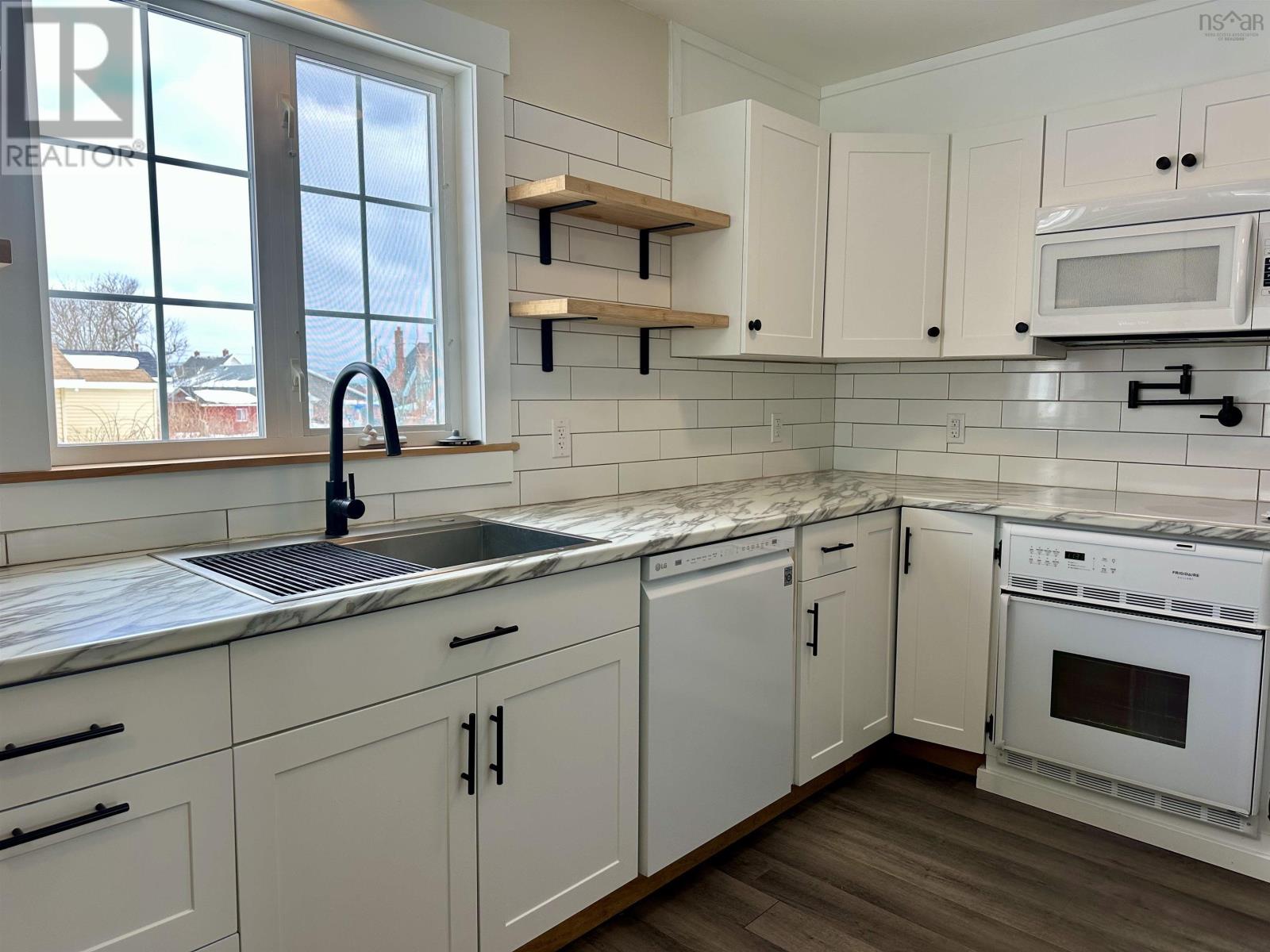 11 James Street, Glace Bay, Nova Scotia  B1A 2Y1 - Photo 13 - 202603949