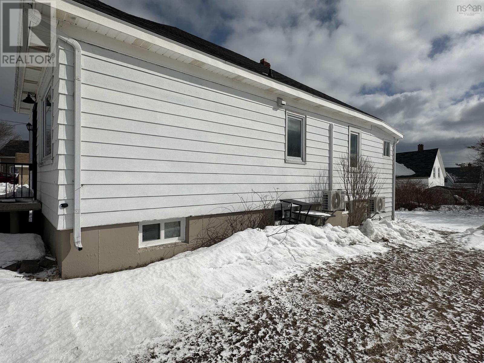 11 James Street, Glace Bay, Nova Scotia  B1A 2Y1 - Photo 4 - 202603949