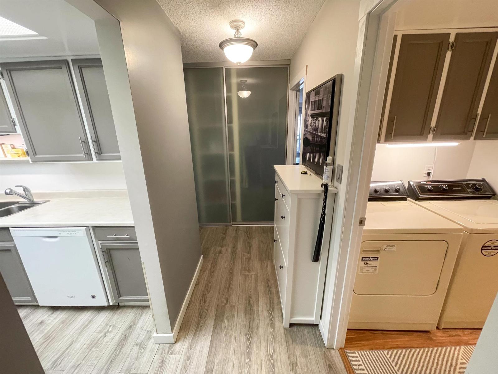 205 1351 Martin Street, White Rock, British Columbia  V4B 3W6 - Photo 3 - R3115488