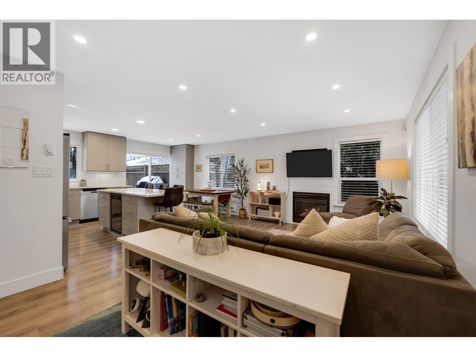 40410 Perth Drive, Squamish, British Columbia  V0N 1T0 - Photo 6 - R3113833