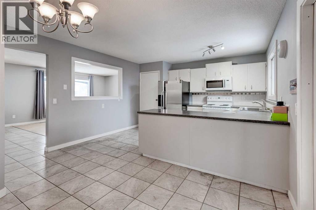 1071 Maitland Drive Ne, Calgary, Alberta  T2A 5K1 - Photo 9 - A2301895