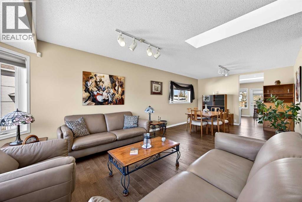 110 Citadel Crest Circle NW, Calgary, Alberta  T3G 4G3 - Photo 7 - A2303145