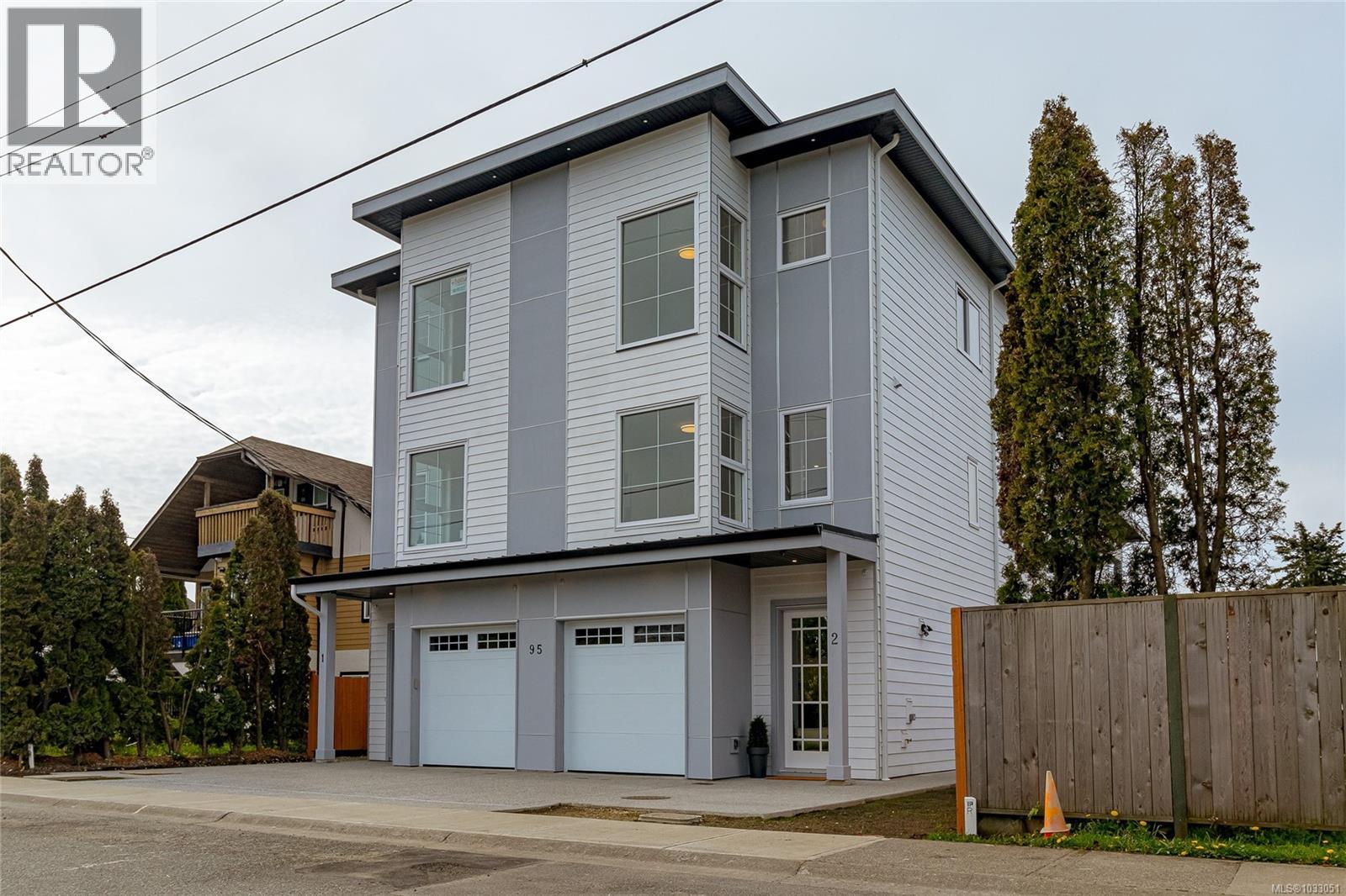 # 3 95 Battleford Ave, Saanich, British Columbia  V8Z 1K5 - Photo 1 - 1033051