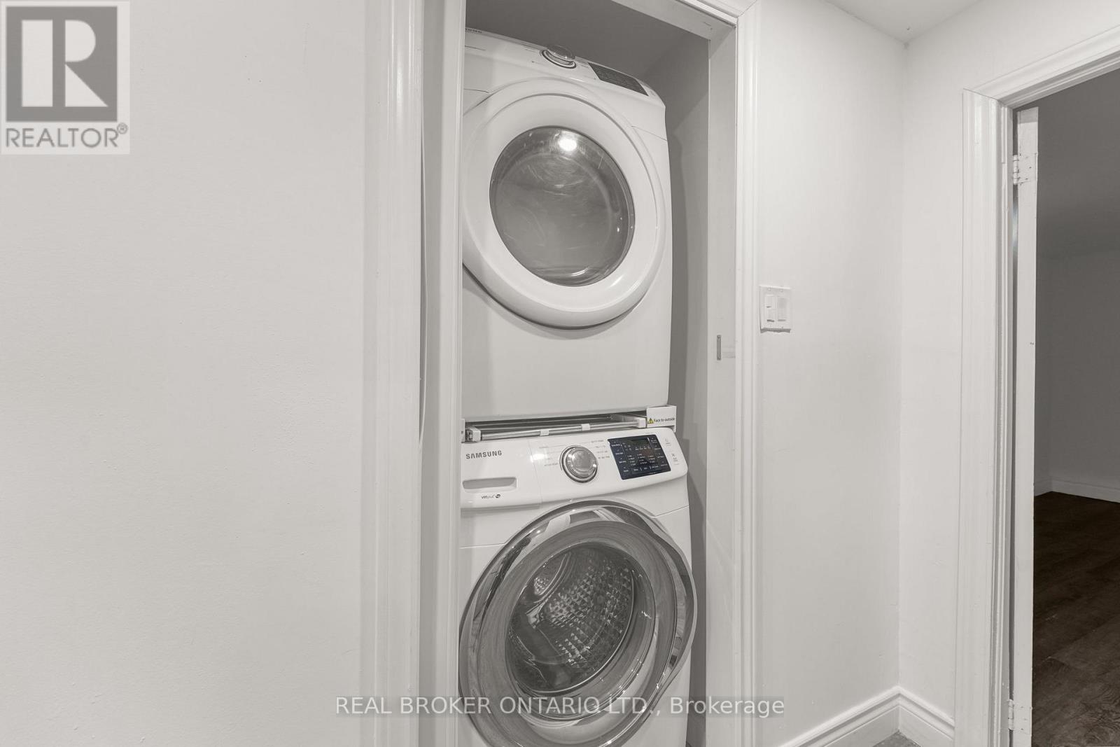 Bsmt - 1098 Sawgrass Crescent, Mississauga, Ontario  L5C 3V4 - Photo 8 - W13041248