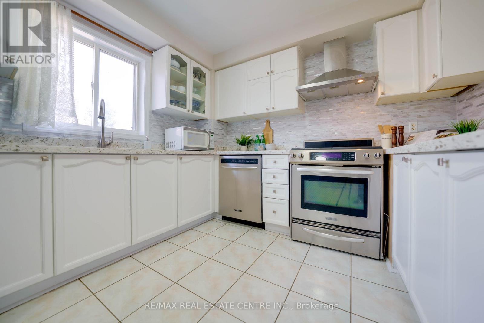 18 - 1525 South Parade Court, Mississauga, Ontario  L5M 6E9 - Photo 10 - W13041252