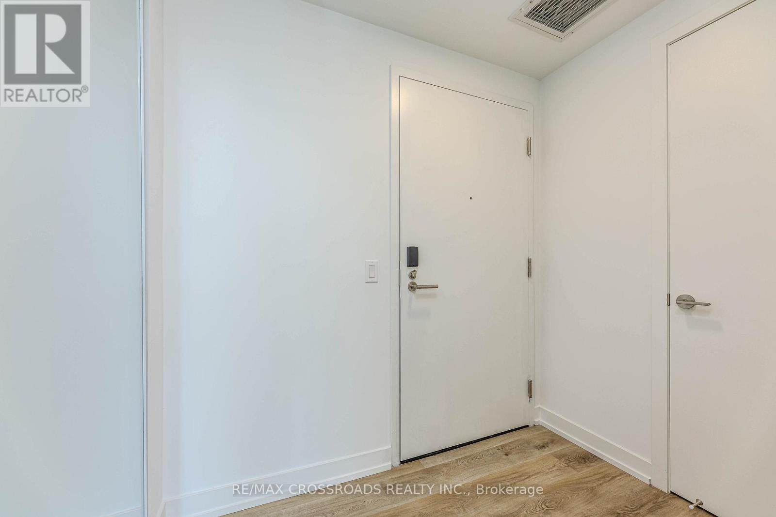 304 - 6 Chartwell Road, Toronto, Ontario  M8Z 0H2 - Photo 7 - W13041410