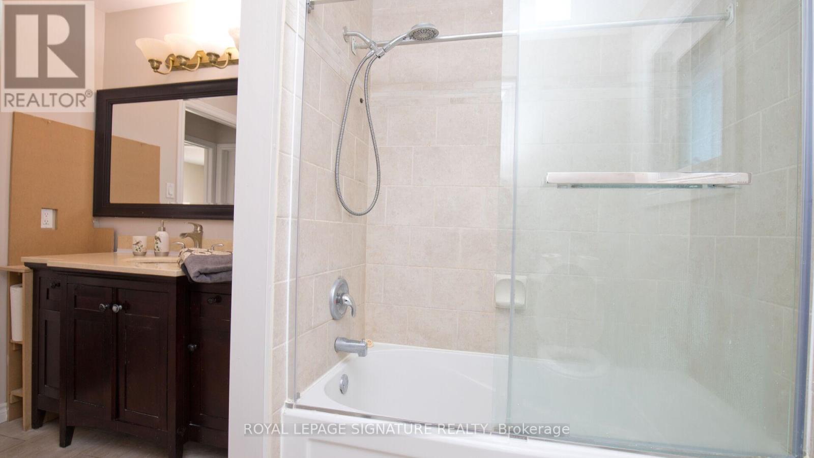 38 Panorama Crescent, Brampton, Ontario  L6S 3T9 - Photo 23 - W13041412