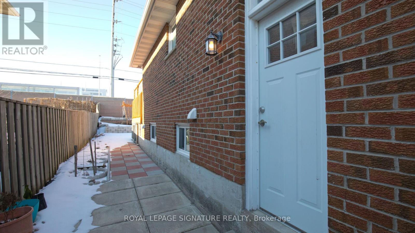 38 Panorama Crescent, Brampton, Ontario  L6S 3T9 - Photo 31 - W13041412