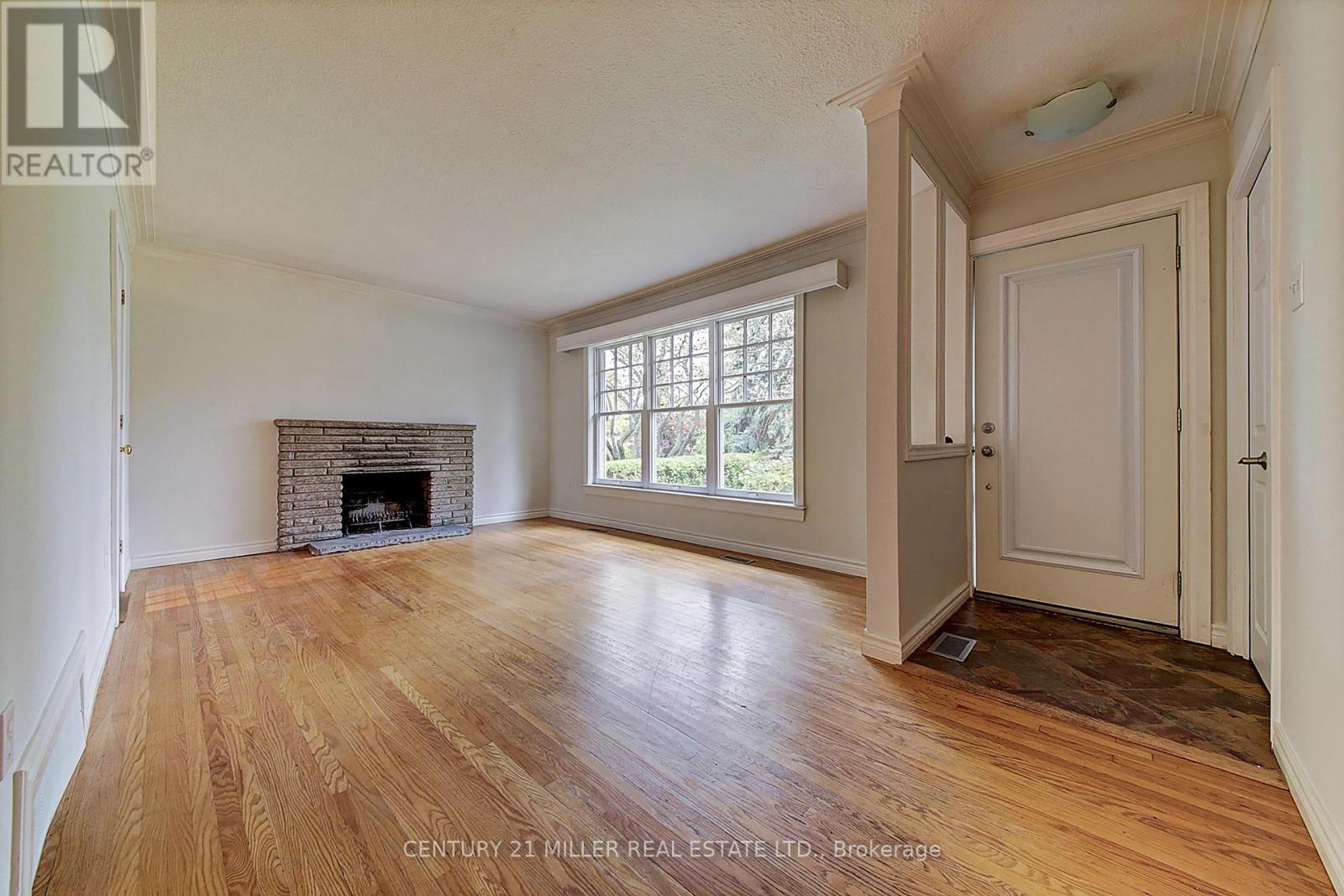 463 Avon Crescent, Oakville, Ontario  L6J 2T2 - Photo 3 - W13041454