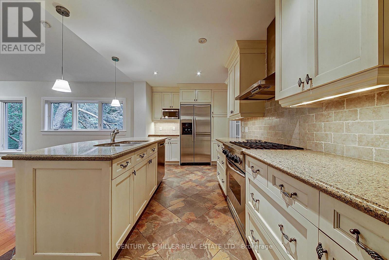 463 Avon Crescent, Oakville, Ontario  L6J 2T2 - Photo 6 - W13041454