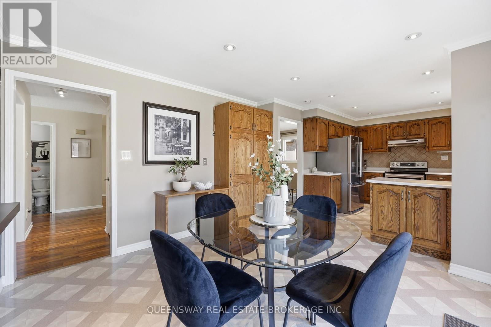 223 River Oaks Boulevard W, Oakville, Ontario  L6H 3V2 - Photo 14 - W13041504