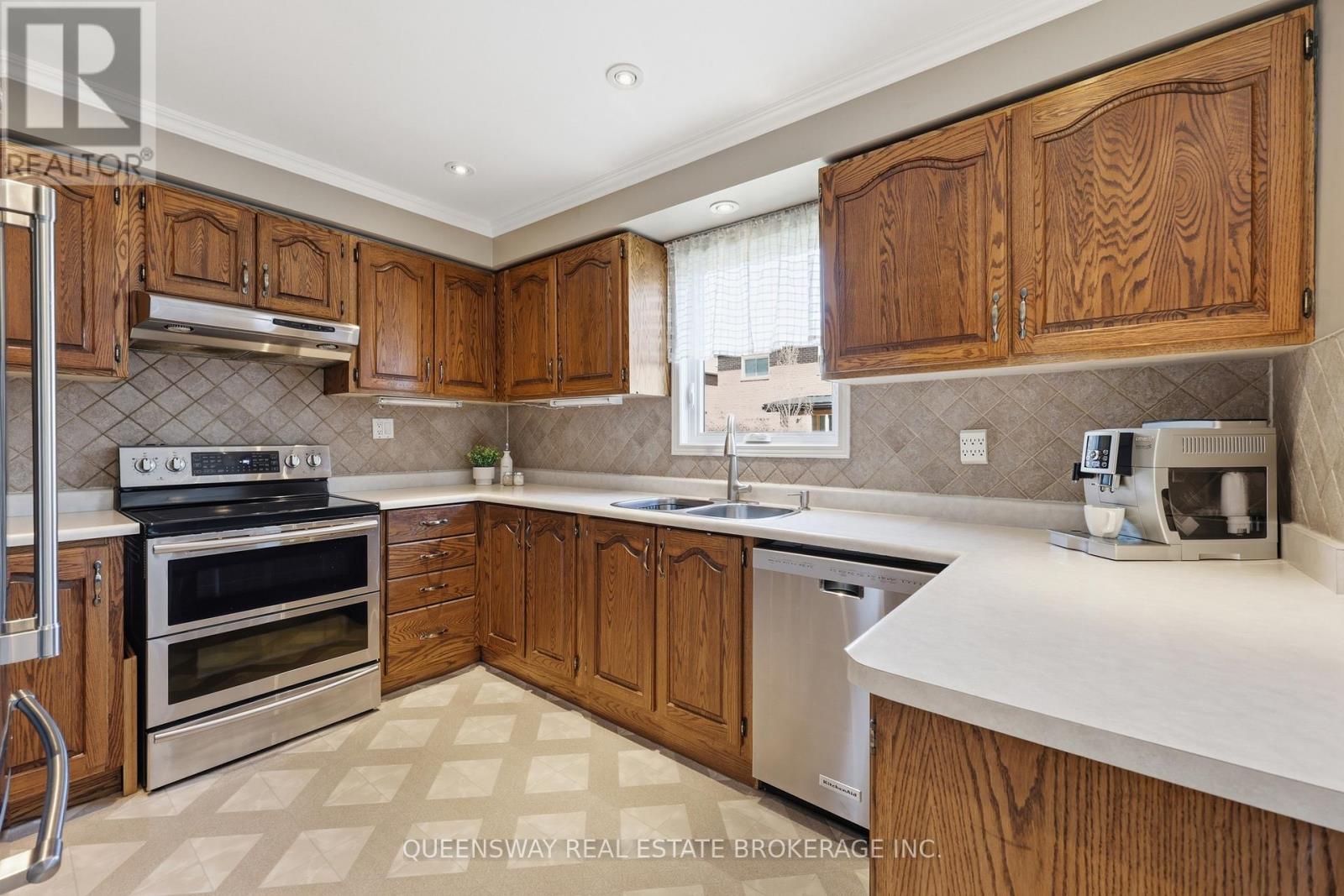 223 River Oaks Boulevard W, Oakville, Ontario  L6H 3V2 - Photo 19 - W13041504