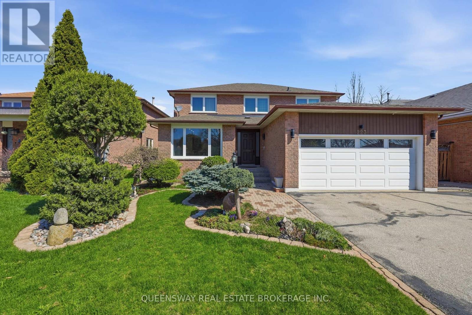 223 River Oaks Boulevard W, Oakville, Ontario  L6H 3V2 - Photo 2 - W13041504