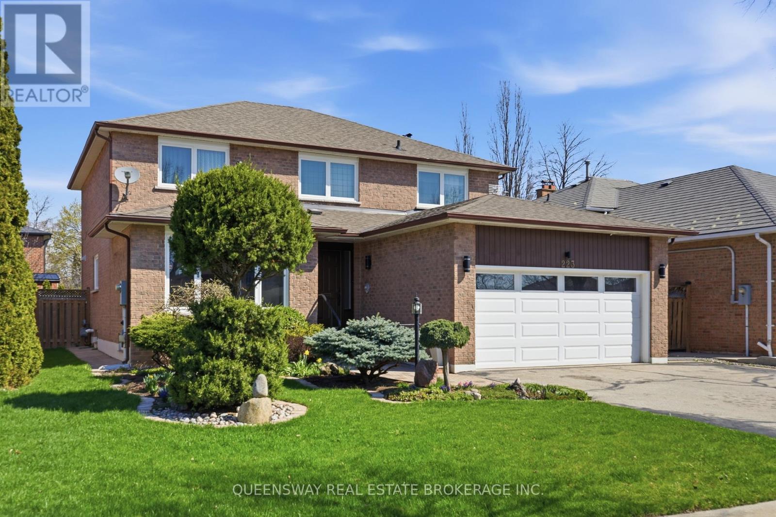 223 River Oaks Boulevard W, Oakville, Ontario  L6H 3V2 - Photo 3 - W13041504