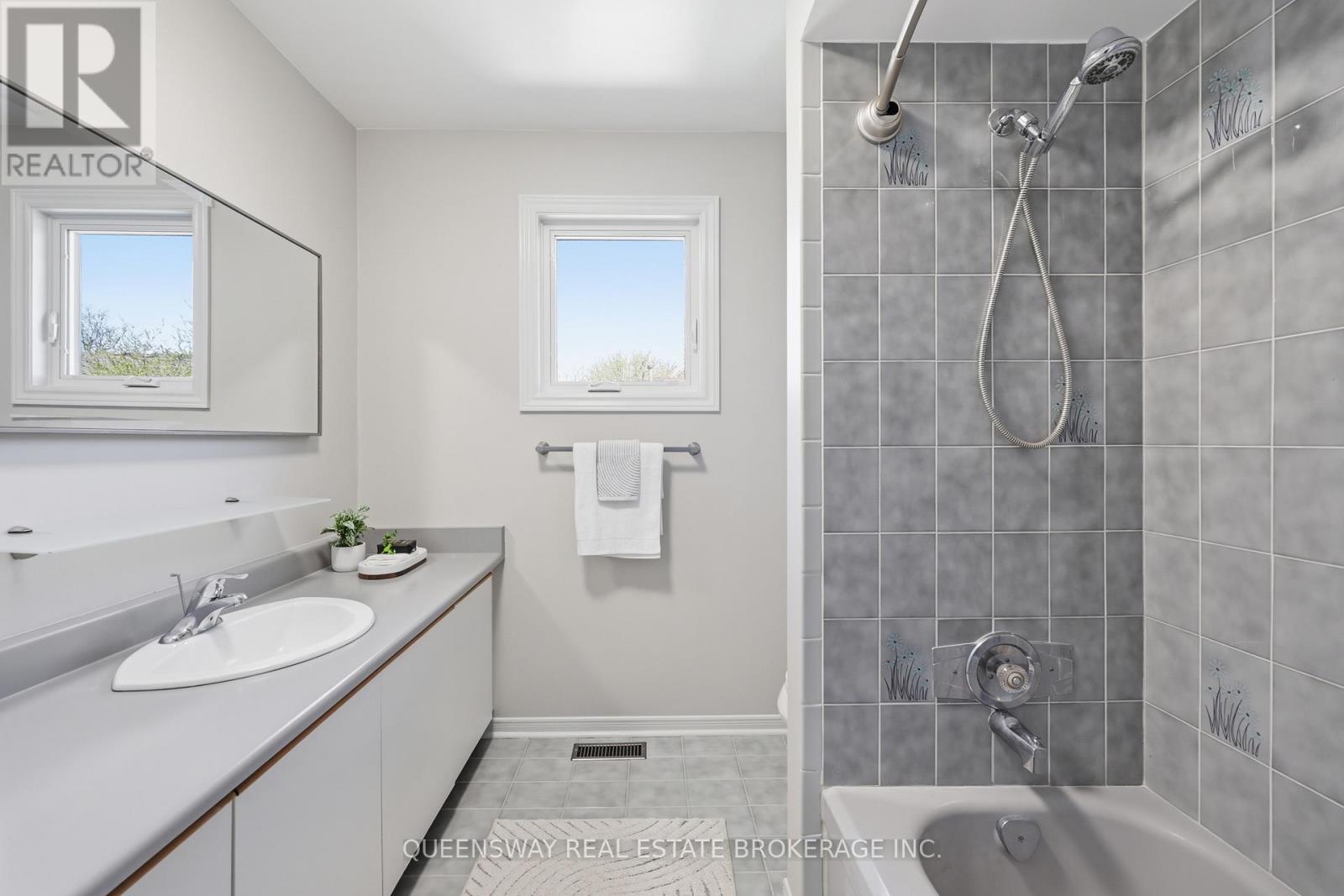 223 River Oaks Boulevard W, Oakville, Ontario  L6H 3V2 - Photo 32 - W13041504