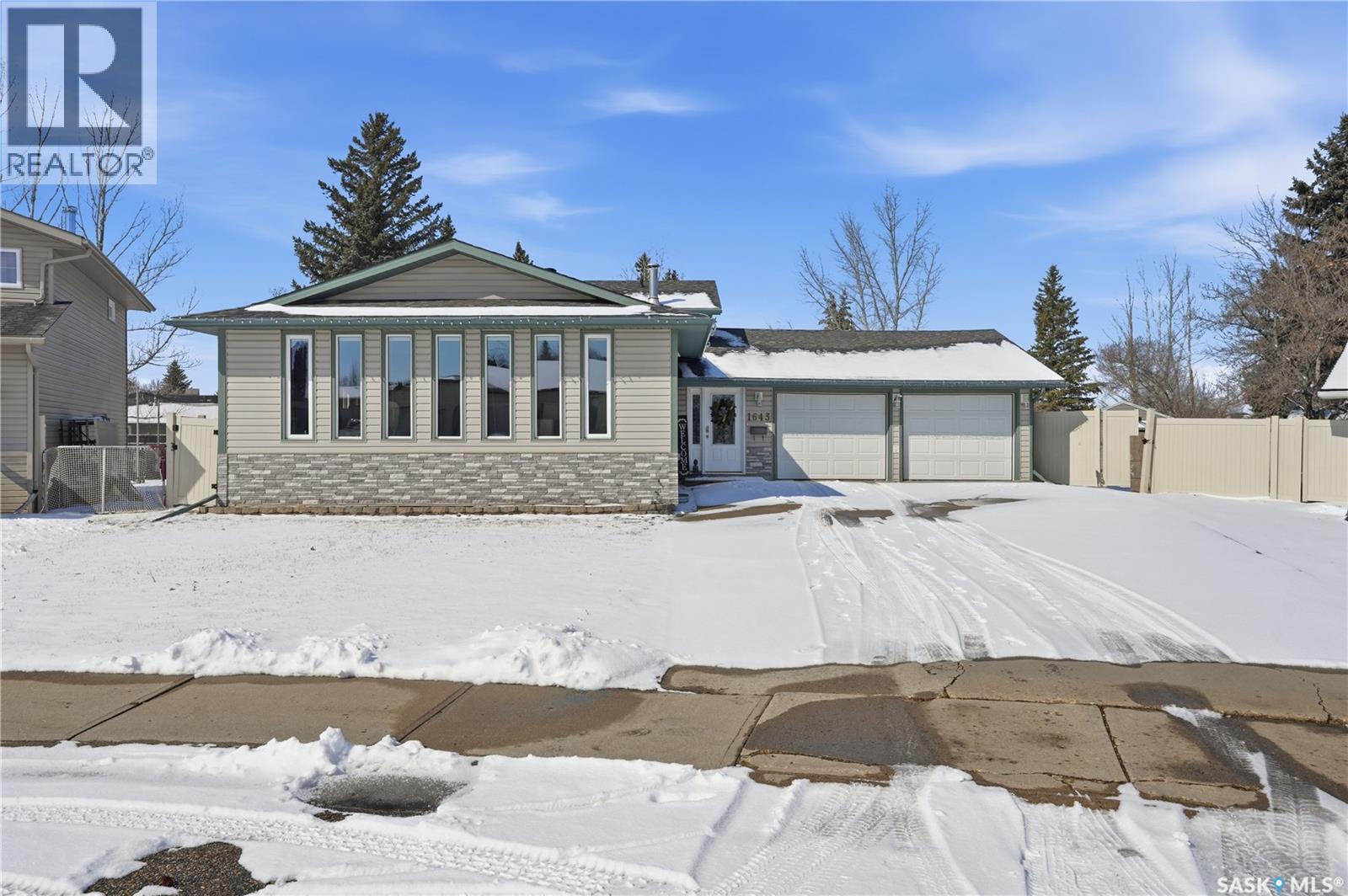 1643 General CRESCENT, moose jaw, Saskatchewan
