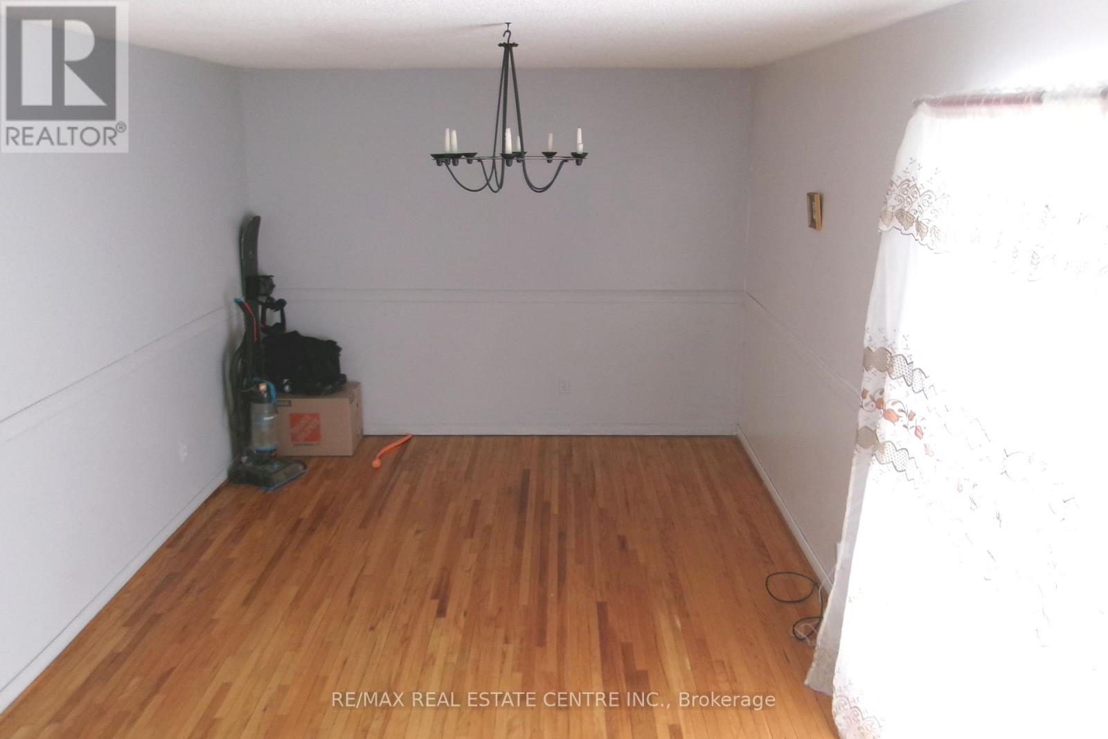 94 Diane Drive, Orangeville, Ontario  L9W 3N5 - Photo 3 - W12739090