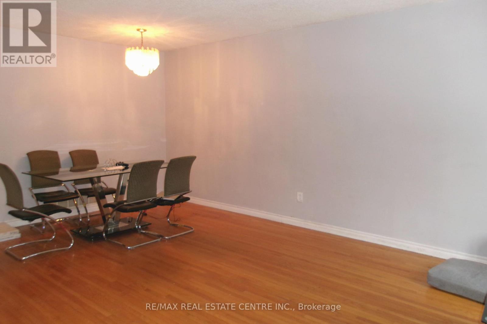 94 Diane Drive, Orangeville, Ontario  L9W 3N5 - Photo 5 - W12739090