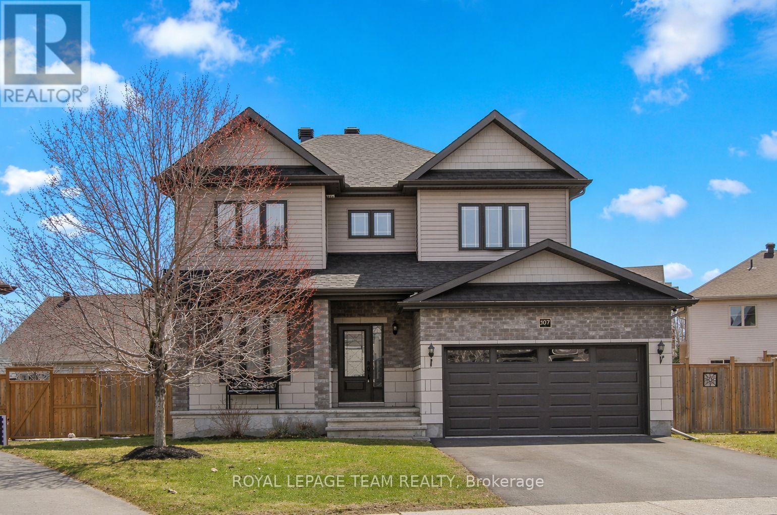 107 Francis Street, Carleton Place, Ontario  K7C 0E9 - Photo 2 - X12936722