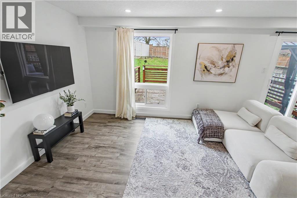 7 Wycliffe Place, Kitchener, Ontario  N2M 5J6 - Photo 16 - 40823838