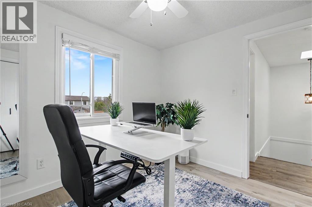 7 Wycliffe Place, Kitchener, Ontario  N2M 5J6 - Photo 23 - 40823838