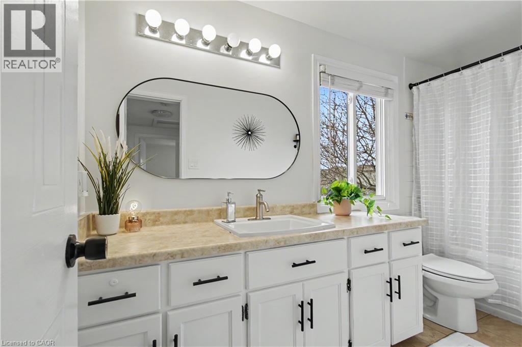 7 Wycliffe Place, Kitchener, Ontario  N2M 5J6 - Photo 24 - 40823838