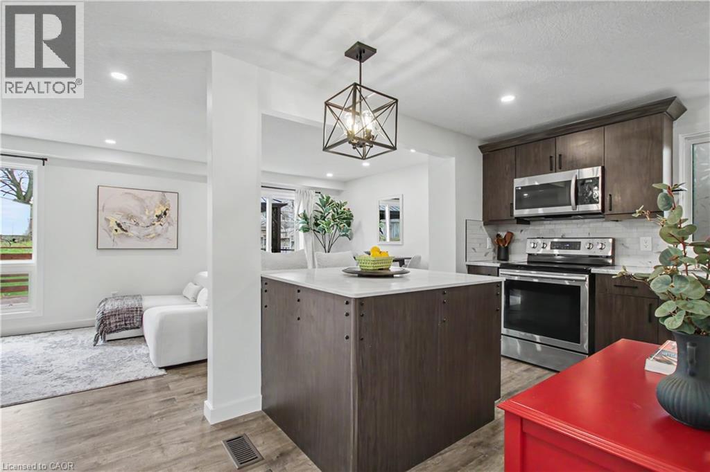 7 Wycliffe Place, Kitchener, Ontario  N2M 5J6 - Photo 9 - 40823838