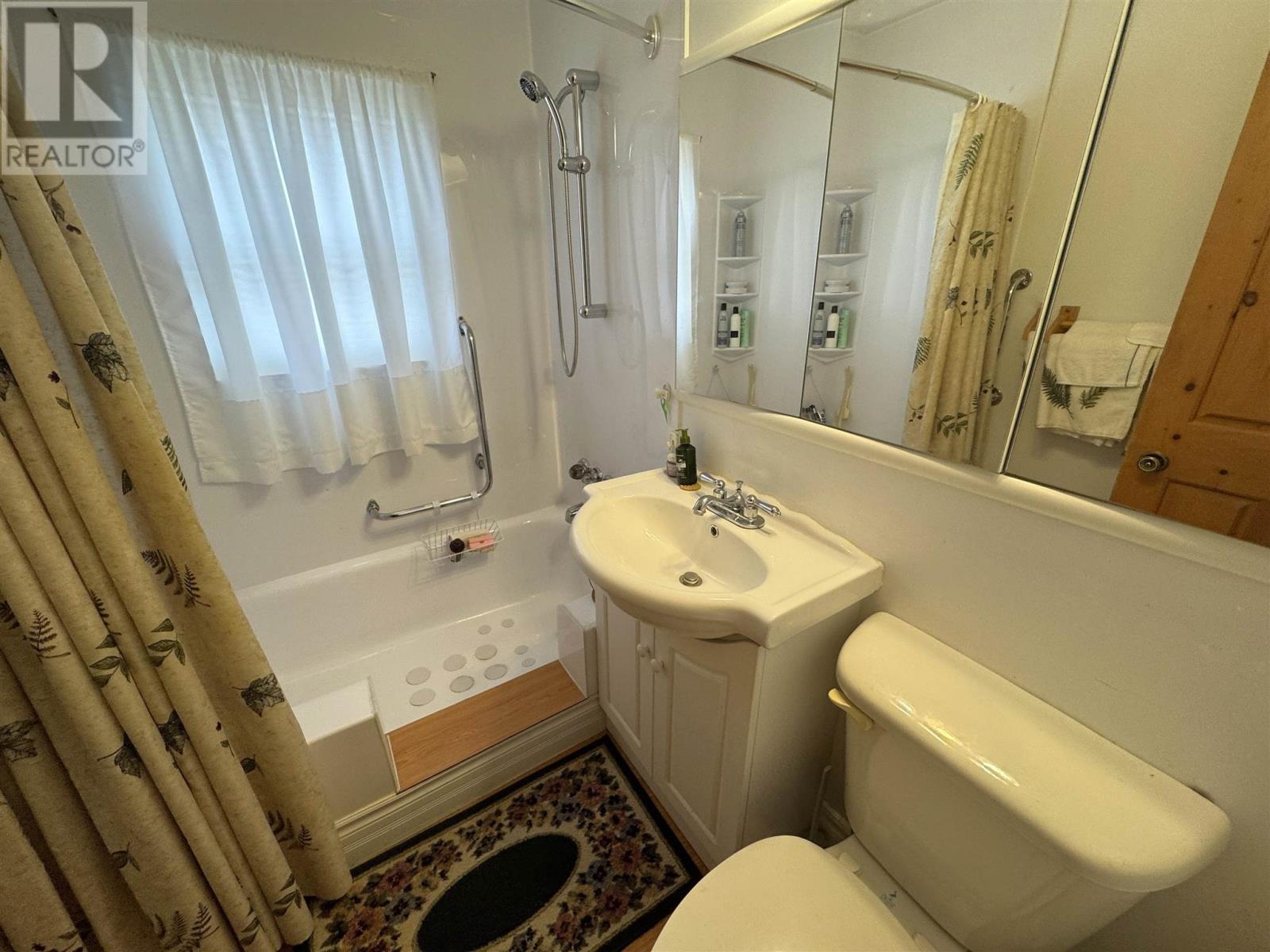 18 Blackwell Rd, Elliot Lake, Ontario  P5A 1G5 - Photo 11 - SM260771