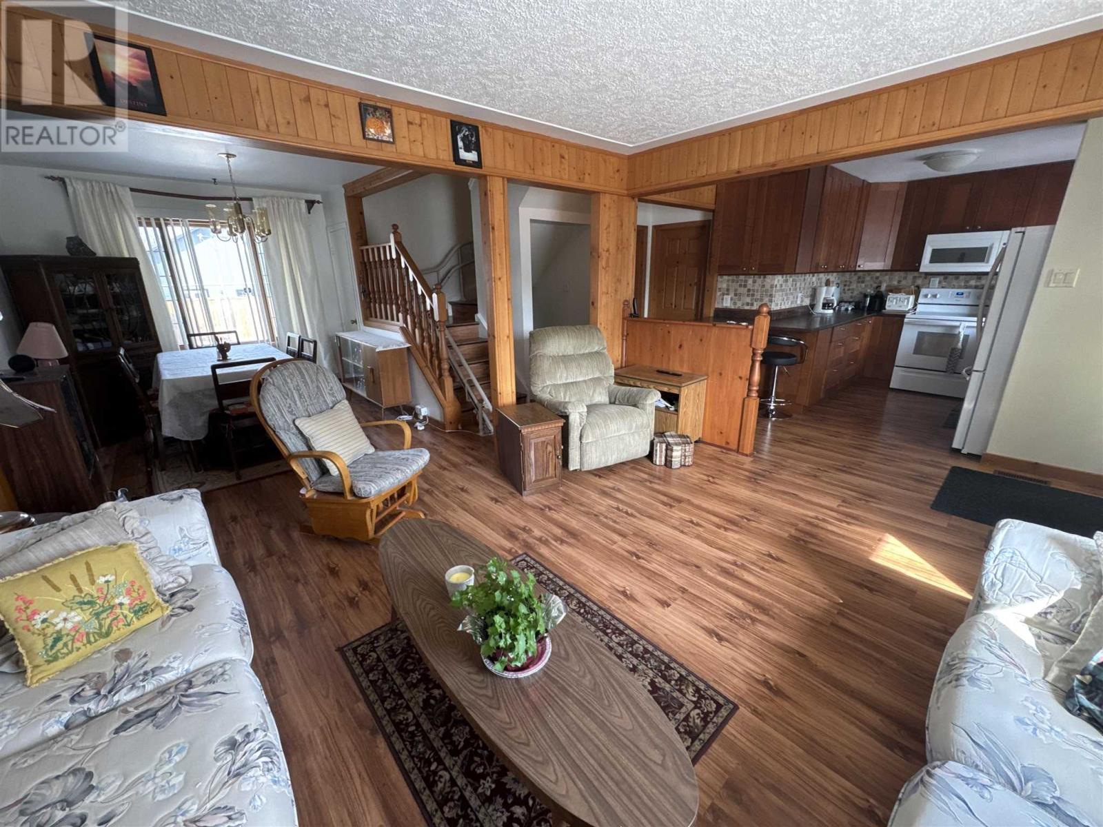 18 Blackwell Rd, Elliot Lake, Ontario  P5A 1G5 - Photo 2 - SM260771