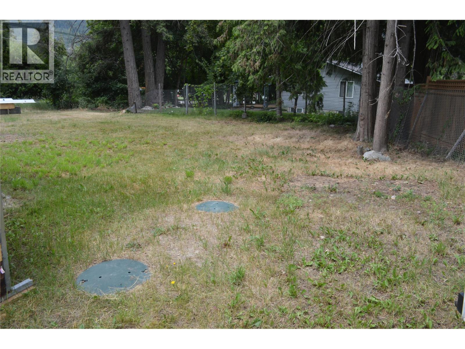 60 Kingsley Road, Christina Lake, British Columbia  V0H 1E2 - Photo 11 - 10384527