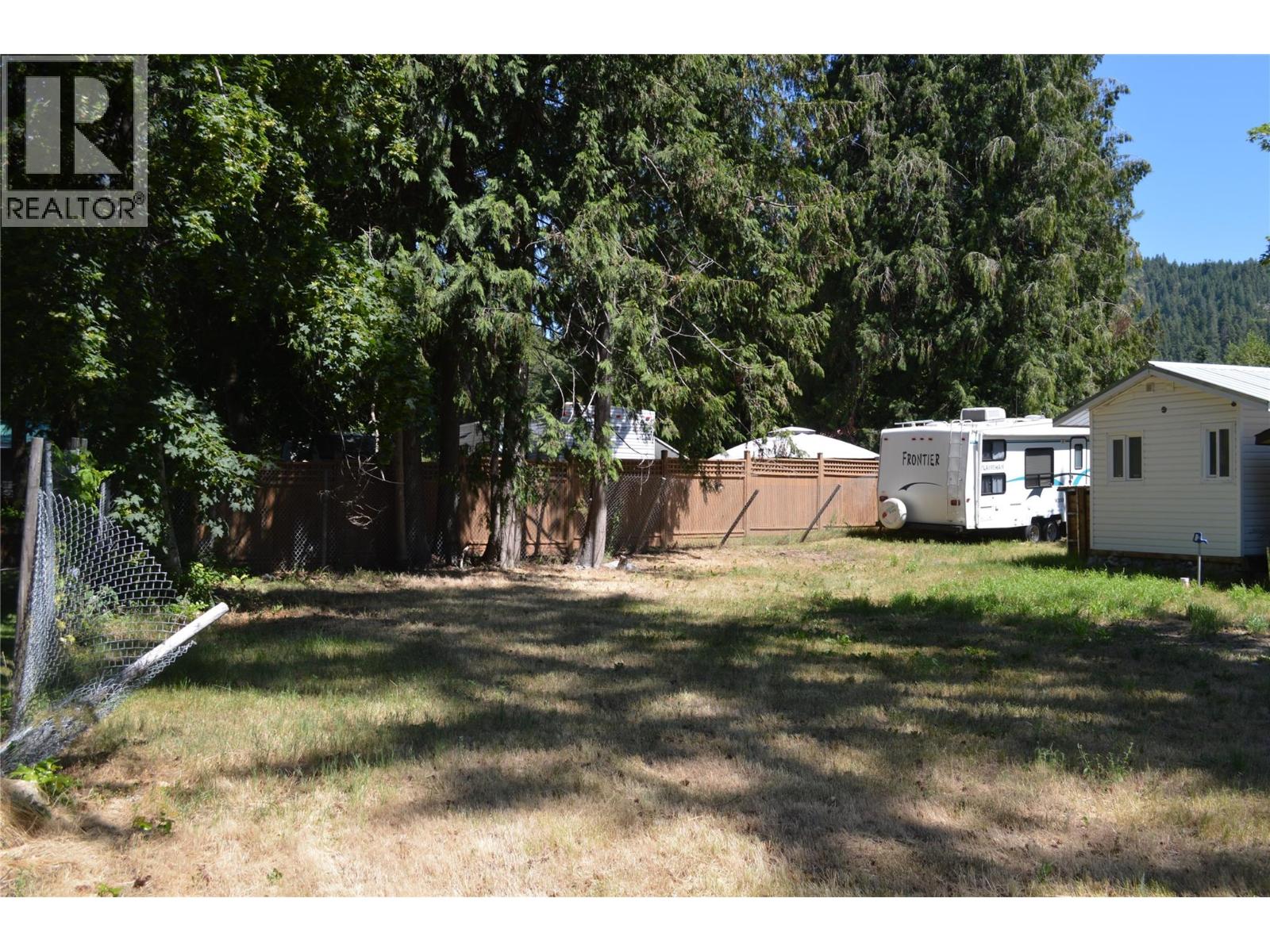 60 Kingsley Road, Christina Lake, British Columbia  V0H 1E2 - Photo 20 - 10384527