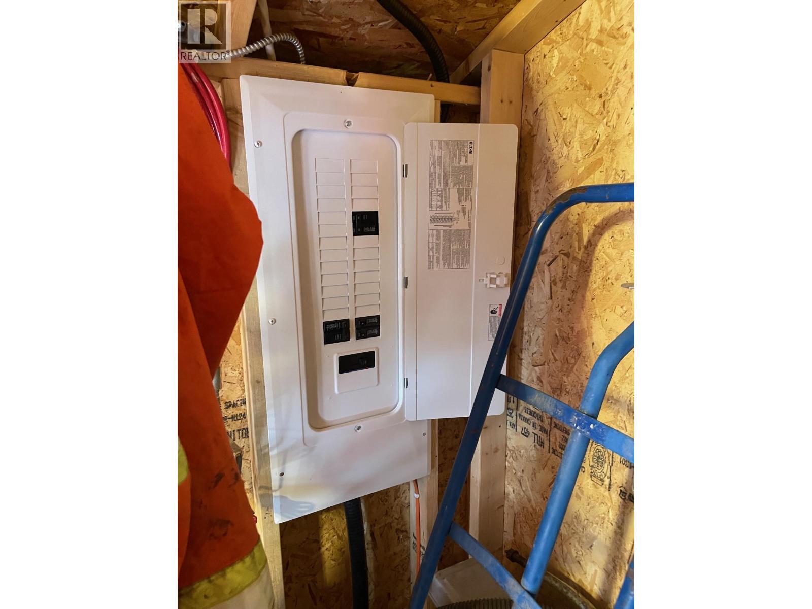 60 Kingsley Road, Christina Lake, British Columbia  V0H 1E2 - Photo 4 - 10384527