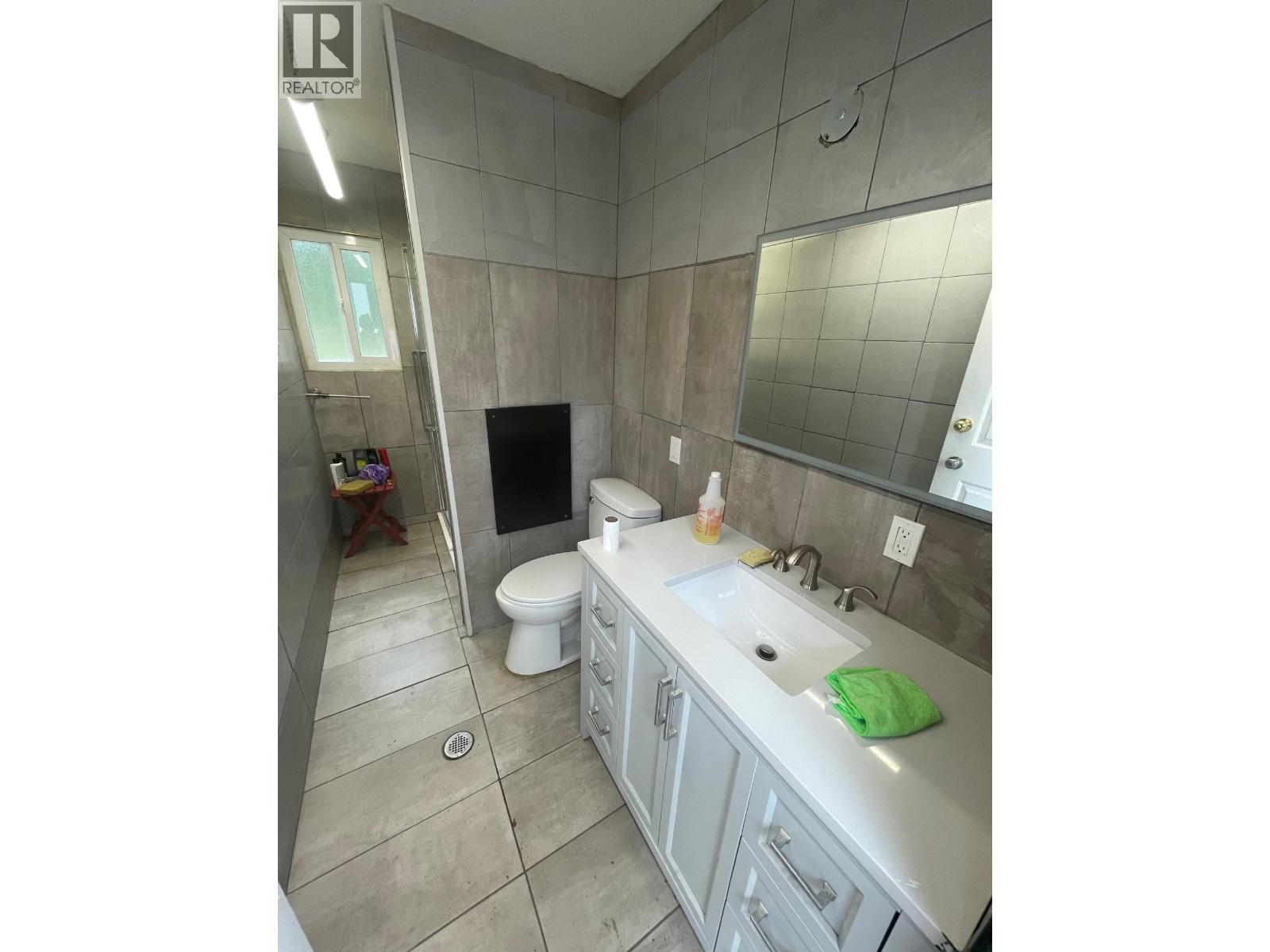 60 Kingsley Road, Christina Lake, British Columbia  V0H 1E2 - Photo 7 - 10384527