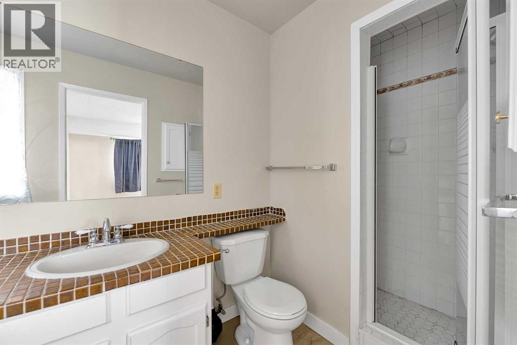 1111 Berkley Drive NW, Calgary, Alberta  T3K 1S6 - Photo 22 - A2294270