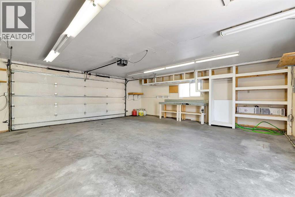 1111 Berkley Drive NW, Calgary, Alberta  T3K 1S6 - Photo 41 - A2294270